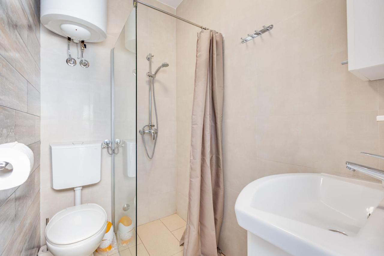 Apartment Ana ヴァンタシチ エクステリア 写真